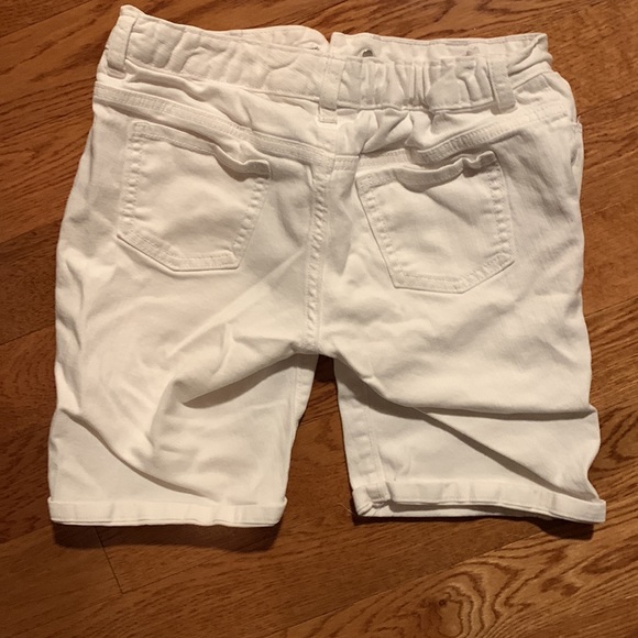 White Shorts. - Picture 2 of 2